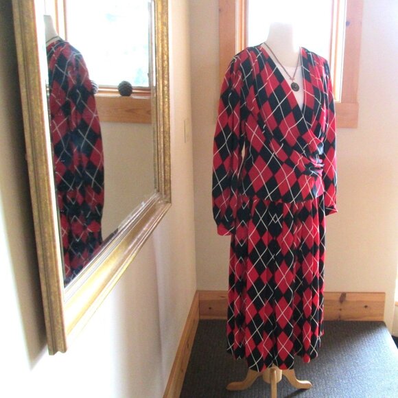 Size 8 Kevan Hall Couture 100% Silk Black and Red Skirt Suit - Picture 2 of 13
